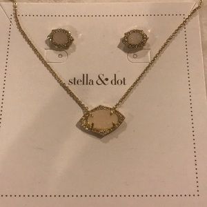 Stella & Dot Charlotte pendent set